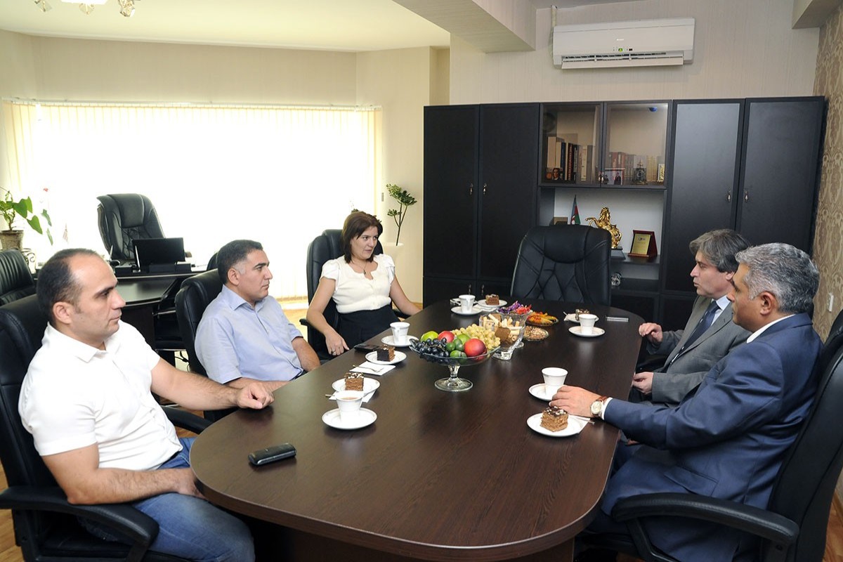 “Xəzər” TV-nin rəhbəri “APA-Holding”də olub