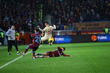 “Qalatasaray” "Trabzonspor"la matçda məğlubiyyətdən qaçıb - FOTOSESSİYA