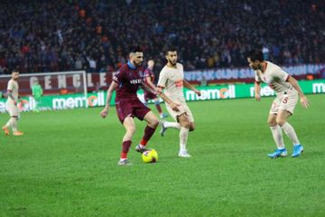 “Qalatasaray” "Trabzonspor"la matçda məğlubiyyətdən qaçıb - FOTOSESSİYA