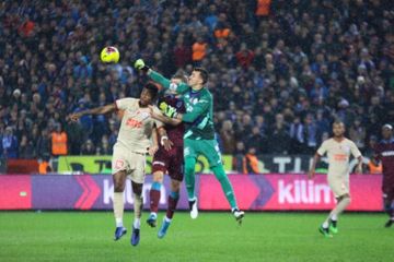 “Qalatasaray” "Trabzonspor"la matçda məğlubiyyətdən qaçıb - FOTOSESSİYA