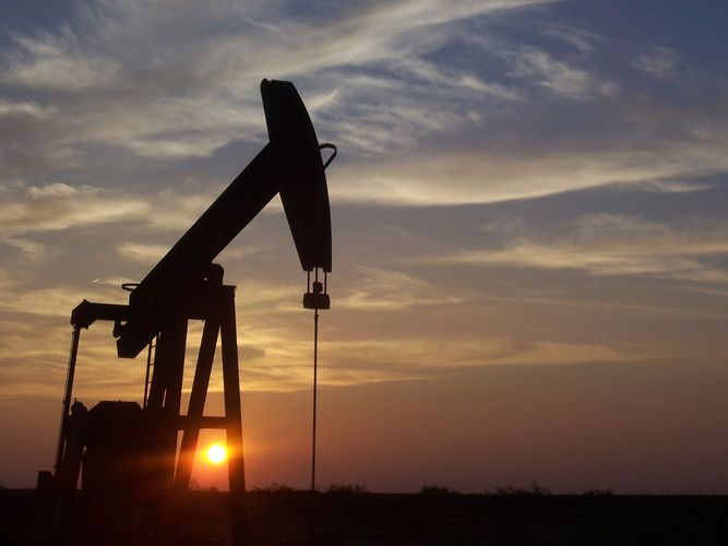 OPEC ABŞ-da şist neft hasilatının "qızıl dövrü"nün bitdiyini düşünür