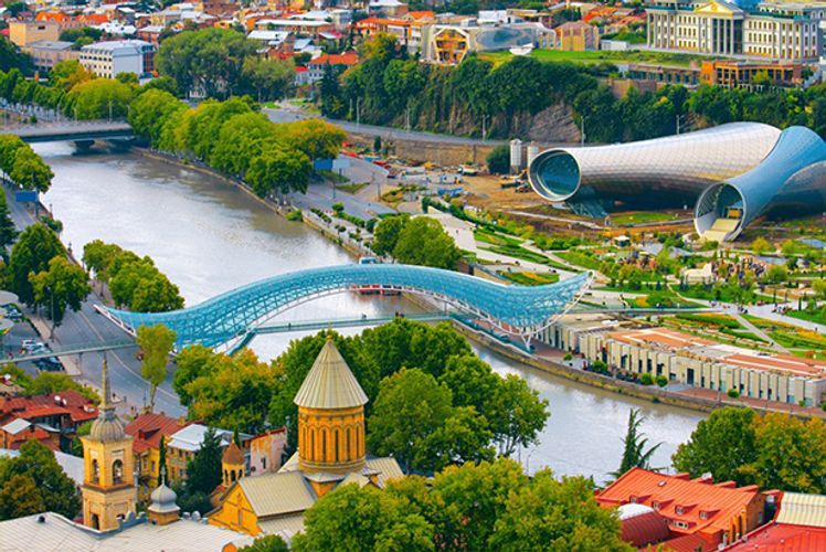 Число посетивших Грузию граждан Азербайджана увеличилось более чем на 8%