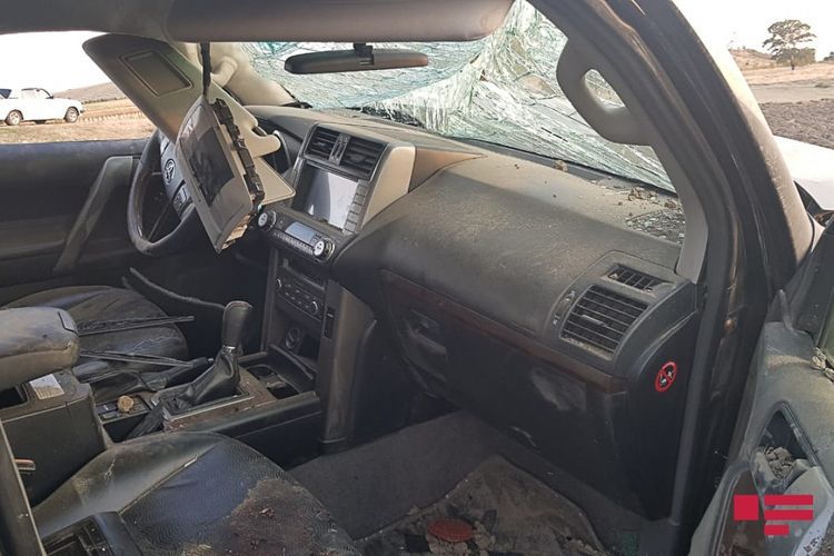 В Баку автомобиль сбил сотрудника полиции