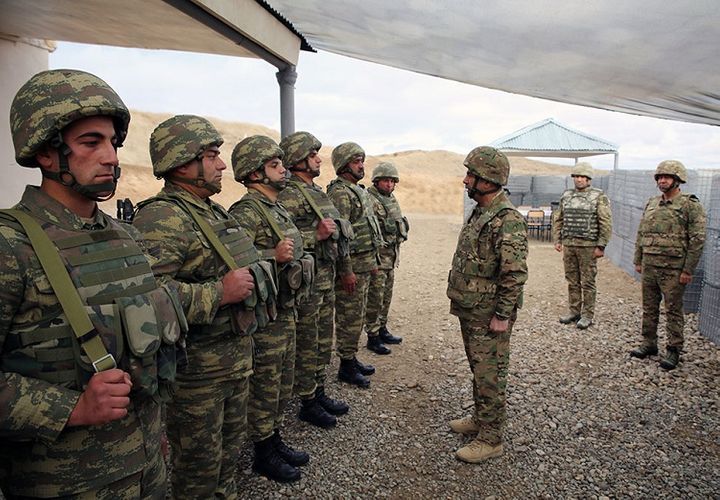 Министр обороны Азербайджана посетил воинские части в прифронтовой зоне 