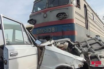 В Саатлы поезд столкнулся с легковым автомобилем, погибли 2 человека - ОБНОВЛЕНО-1-ФОТО