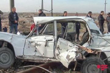 В Саатлы поезд столкнулся с легковым автомобилем, погибли 2 человека - ОБНОВЛЕНО-1-ФОТО
