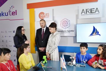 Azərbaycan Prezidenti “Bakutel-2019” sərgisi ilə tanış olub - YENİLƏNİB
