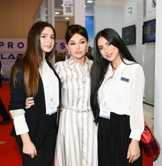 Azərbaycan Prezidenti “Bakutel-2019” sərgisi ilə tanış olub - YENİLƏNİB