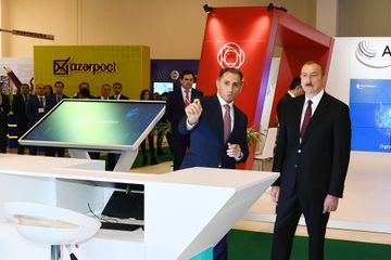 Azərbaycan Prezidenti “Bakutel-2019” sərgisi ilə tanış olub - YENİLƏNİB