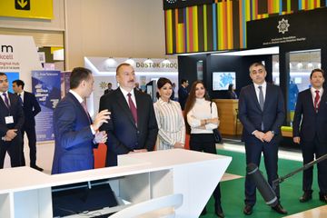 Azərbaycan Prezidenti “Bakutel-2019” sərgisi ilə tanış olub - YENİLƏNİB