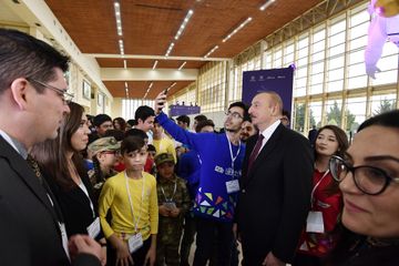 Azərbaycan Prezidenti “Bakutel-2019” sərgisi ilə tanış olub - YENİLƏNİB