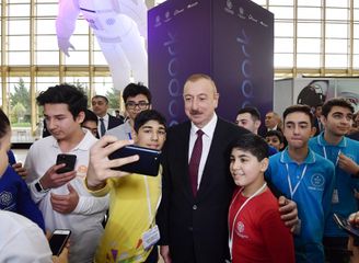 Azərbaycan Prezidenti “Bakutel-2019” sərgisi ilə tanış olub - YENİLƏNİB