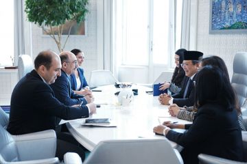 Əbülfəs Qarayev Latviya, İordaniya və İndoneziyanın Azərbaycandakı səfirləri ilə görüşüb   