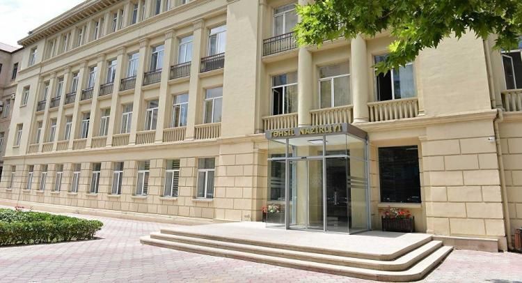 Director of school illegally issuing certificates fired in Baku