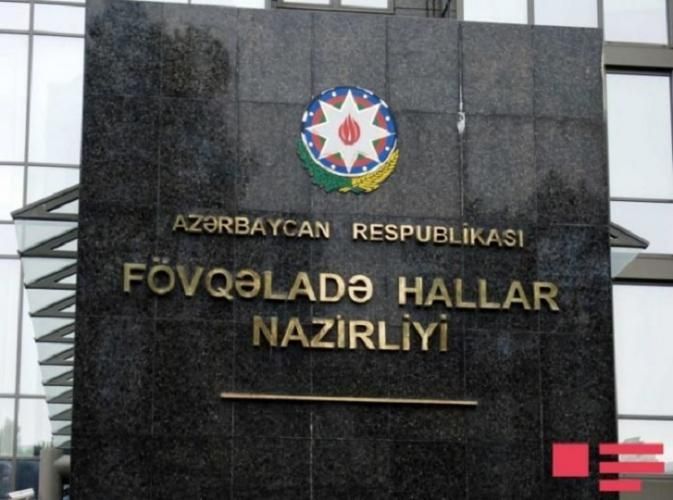 МЧС: Пытавшийся совершить в Баку акт самосожжения мужчина передан в правоохранительные органы