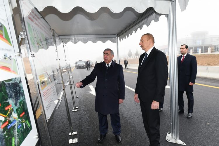  Prezident İlham Əliyev Bakı-Şamaxı-Yevlax avtomobil yolunun 101-117-ci kilometrlik hissəsinin açılışında iştirak edib