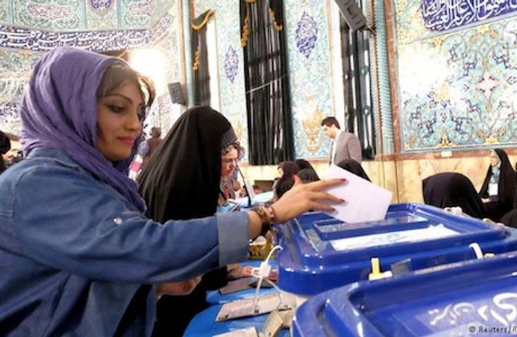 İranda 7421 nəfər deputatlığa namizədliyini irəli sürüb 