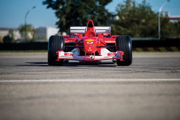 Mixael Şumaxerin “Ferrari”si 6,6 milyon dollara satılıb