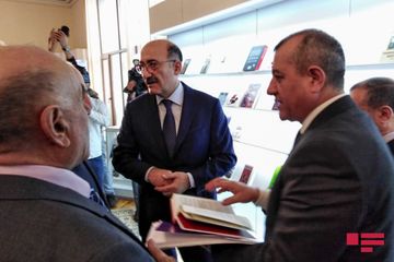 Nizami Gəncəvinin türk dilində nəşr olunan "Xəmsə"sinin təqdimatı keçirilib  - FOTO