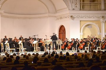 Türkiyədə yaşayan azərbaycanlı dirijorun rəhbərliyi ilə Azərbaycan Dövlət Simfonik Orkestrinin konserti olub