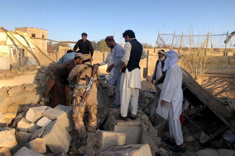 At least 8 soldiers killed in suicide bomb blast in Southern Afghanistan