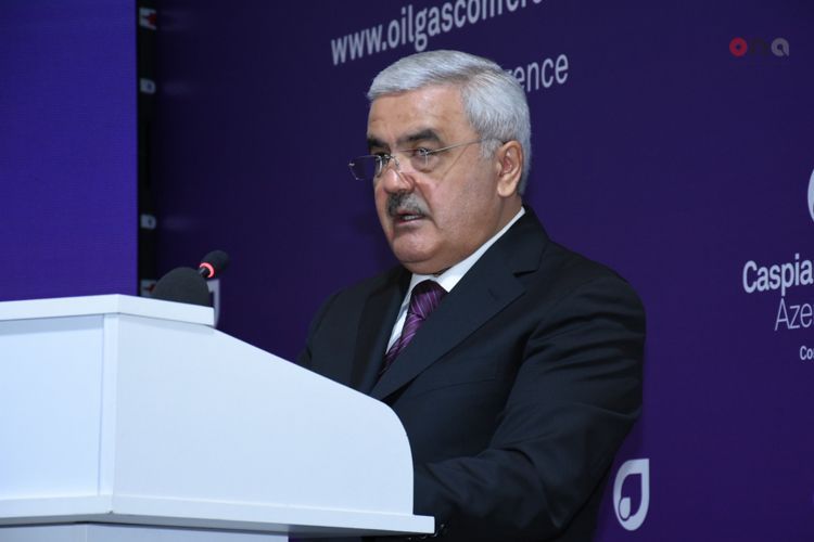Ровнаг Абдуллаев: На сегодняшний день в Азербайджане добыто более 2 млрд. тонн нефти и около 900 млрд. кубометров газа