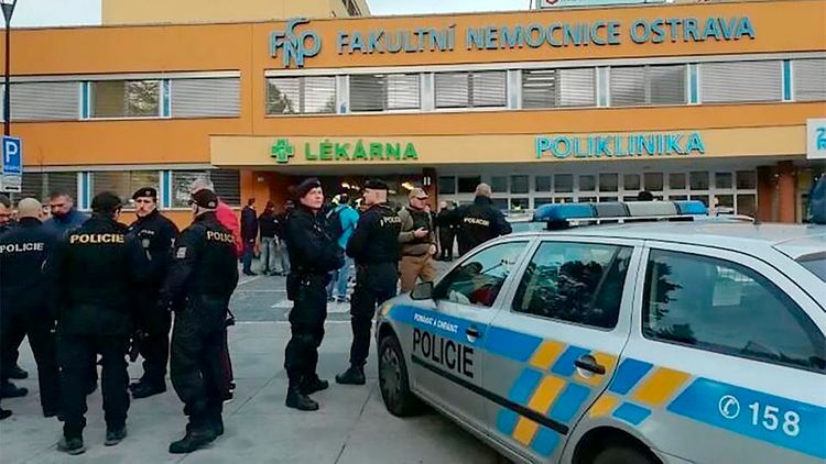 Czech shooting: Gunman kills six at hospital in Ostrava - UPDATED