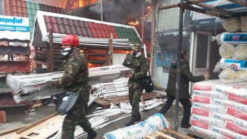 "EuroHome”da yanğının söndürülməsinə təyyarə və 3 helikopter cəlb olunub - YENİLƏNİB-4 - FOTOSESSİYA - VİDEO