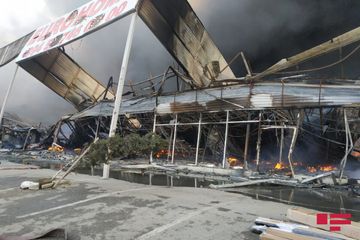 "EuroHome”da yanğının söndürülməsinə təyyarə və 3 helikopter cəlb olunub - YENİLƏNİB-4 - FOTOSESSİYA - VİDEO