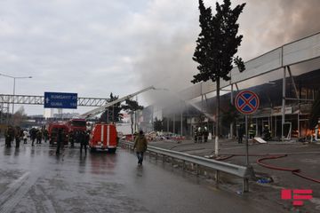 "EuroHome”da yanğının söndürülməsinə təyyarə və 3 helikopter cəlb olunub - YENİLƏNİB-4 - FOTOSESSİYA - VİDEO