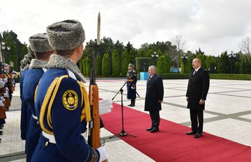Azərbaycana gələn İordaniya kralının rəsmi qarşılanma mərasimi olub