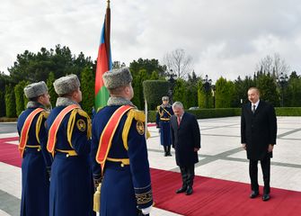 Azərbaycana gələn İordaniya kralının rəsmi qarşılanma mərasimi olub