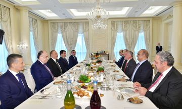 Azərbaycan Prezidenti İlham Əliyev İordaniya Kralı II Abdullah ilə işçi nahar edib