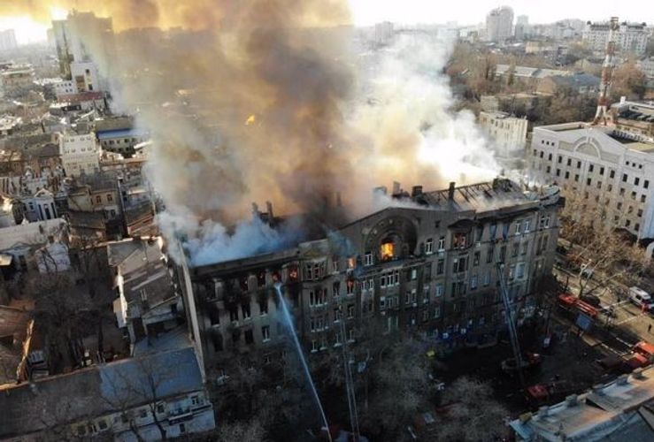 Число погибших из-за пожара в колледже в Одессе выросло до 13