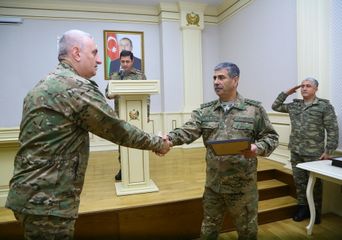 Zakir Həsənov qoşunların döyüş qabiliyyətinin artırılması məqsədilə tapşırıqlarını verib