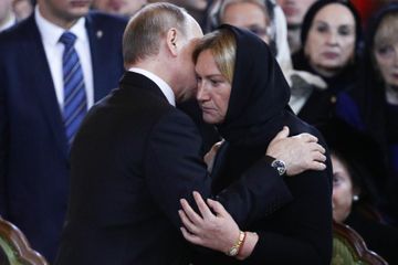 Putin Yuri Lujkovla vida mərasimində iştirak edib