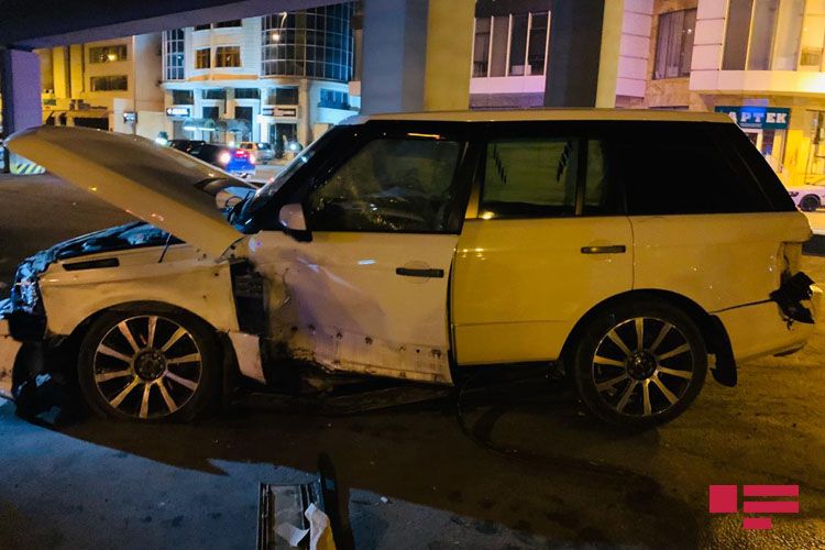 Bakının Nərimanov rayonunda iki avtomobil toqquşub - FOTO - VİDEO