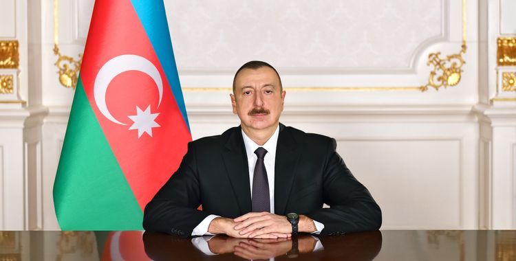 Президент Азербайджана поздравил Бориса Джонсона