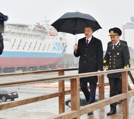 Prezident İlham Əliyev Bakı gəmiqayırma zavodunda inşa olunmuş ilk tankerin istismara verilməsi mərasimində iştirak edib  - YENİLƏNİB