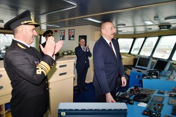 Prezident İlham Əliyev Bakı gəmiqayırma zavodunda inşa olunmuş ilk tankerin istismara verilməsi mərasimində iştirak edib  - YENİLƏNİB