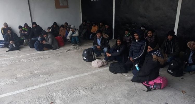 Turkey holds 124 irregular migrants across country