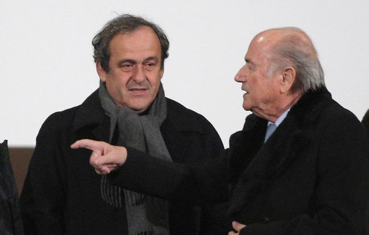 FİFA Blatter və Platinidən 2 milyon İsveçrə frankı tələb edir