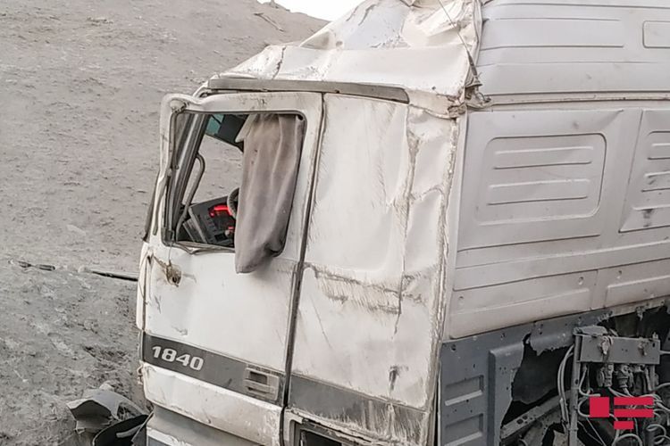 2 die as truck crash into iron partition wall in Azerbaijan