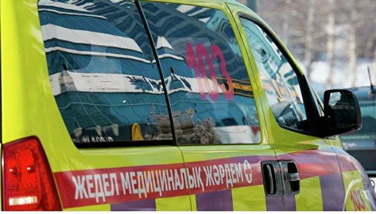 В Казахстане при столкновении поезда с автомобилем погибли два человека
