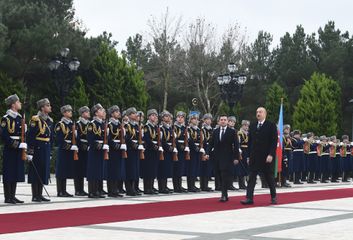 Ukrayna Prezidenti Vladimir Zelenskinin rəsmi qarşılanma mərasimi olub