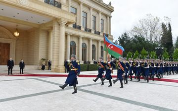 Ukrayna Prezidenti Vladimir Zelenskinin rəsmi qarşılanma mərasimi olub