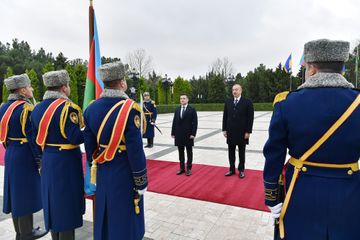 Ukrayna Prezidenti Vladimir Zelenskinin rəsmi qarşılanma mərasimi olub