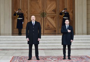 Ukrayna Prezidenti Vladimir Zelenskinin rəsmi qarşılanma mərasimi olub