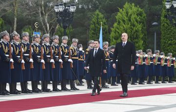 Ukrayna Prezidenti Vladimir Zelenskinin rəsmi qarşılanma mərasimi olub