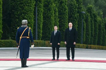 Ukrayna Prezidenti Vladimir Zelenskinin rəsmi qarşılanma mərasimi olub